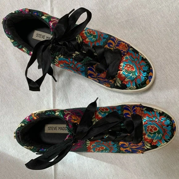 Steve Madden Brody Floral Brocade size